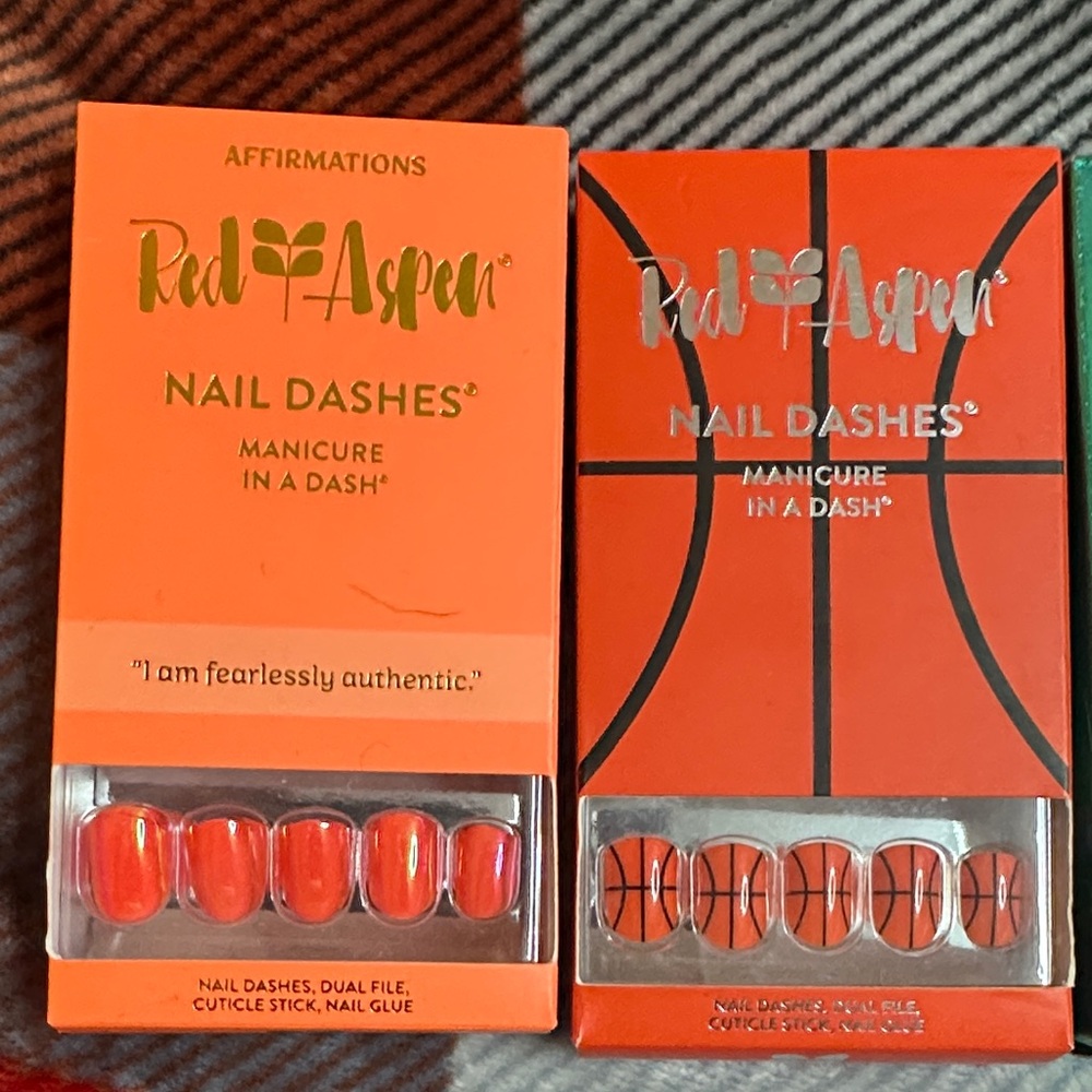 Red Aspen Nail Dashes Set